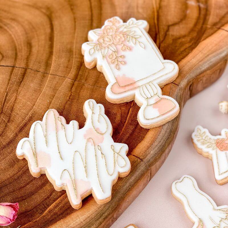 "WEDDING CAKE WITH FLOWERS" Lissie Lou Cutter & Embosser