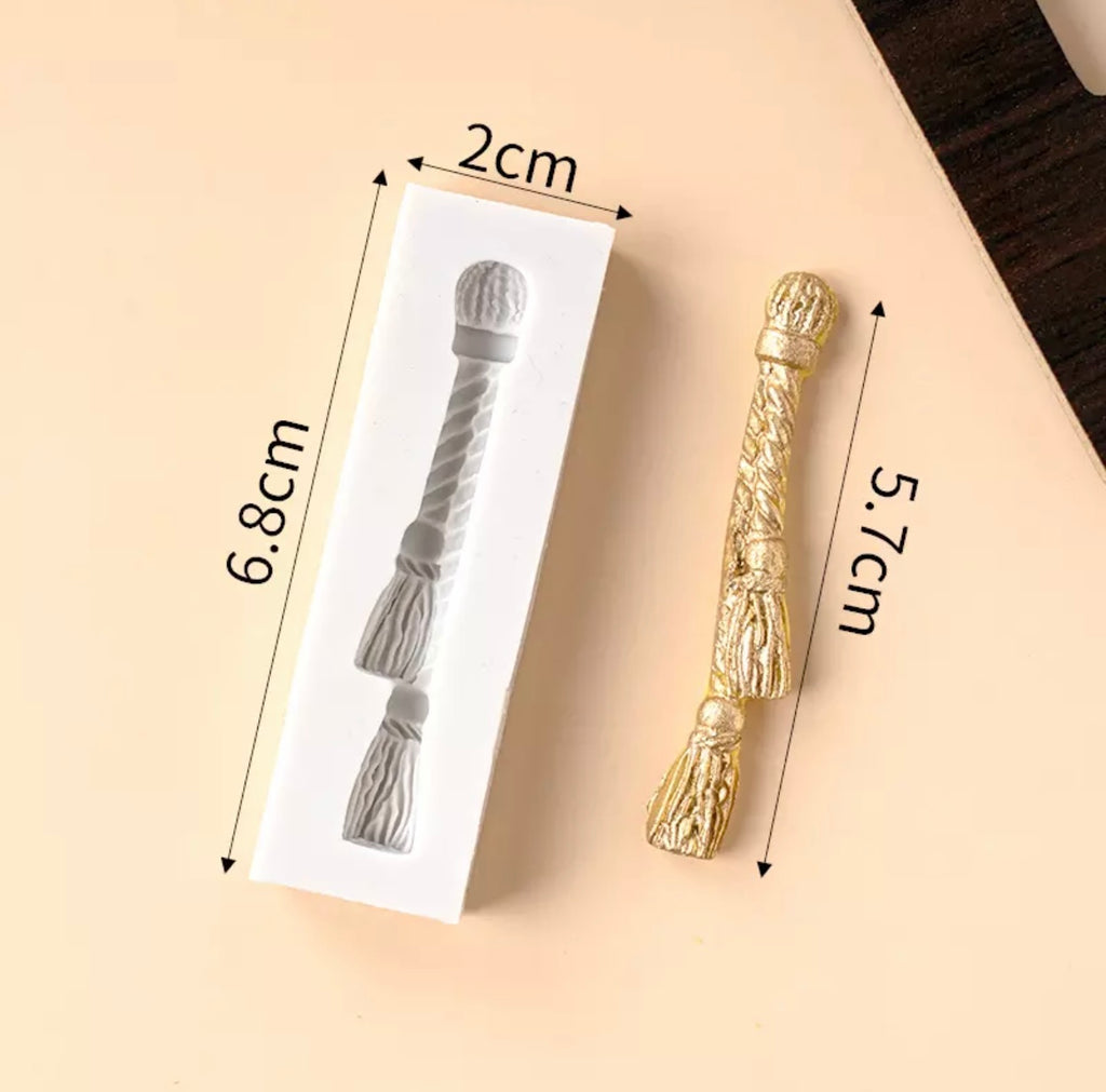 Long Tassel