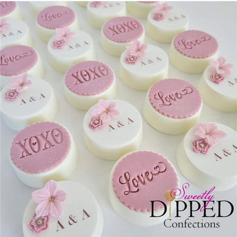 "XOXO 065" EMBOSSER